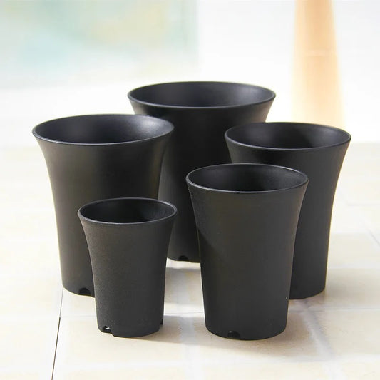 Tall plastic pot with barrel, small